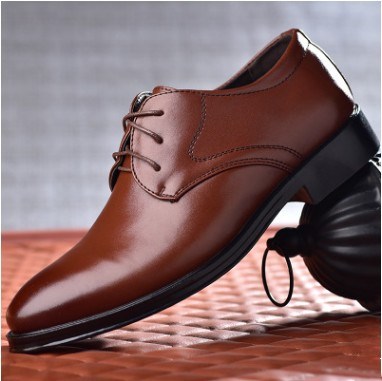 Schwarze Schuhe mit spitzer Kappe für Herren