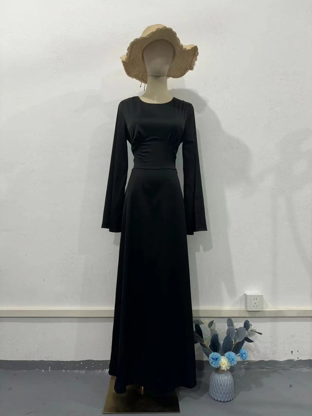 Elegant Floor Length Abaya for Women’s