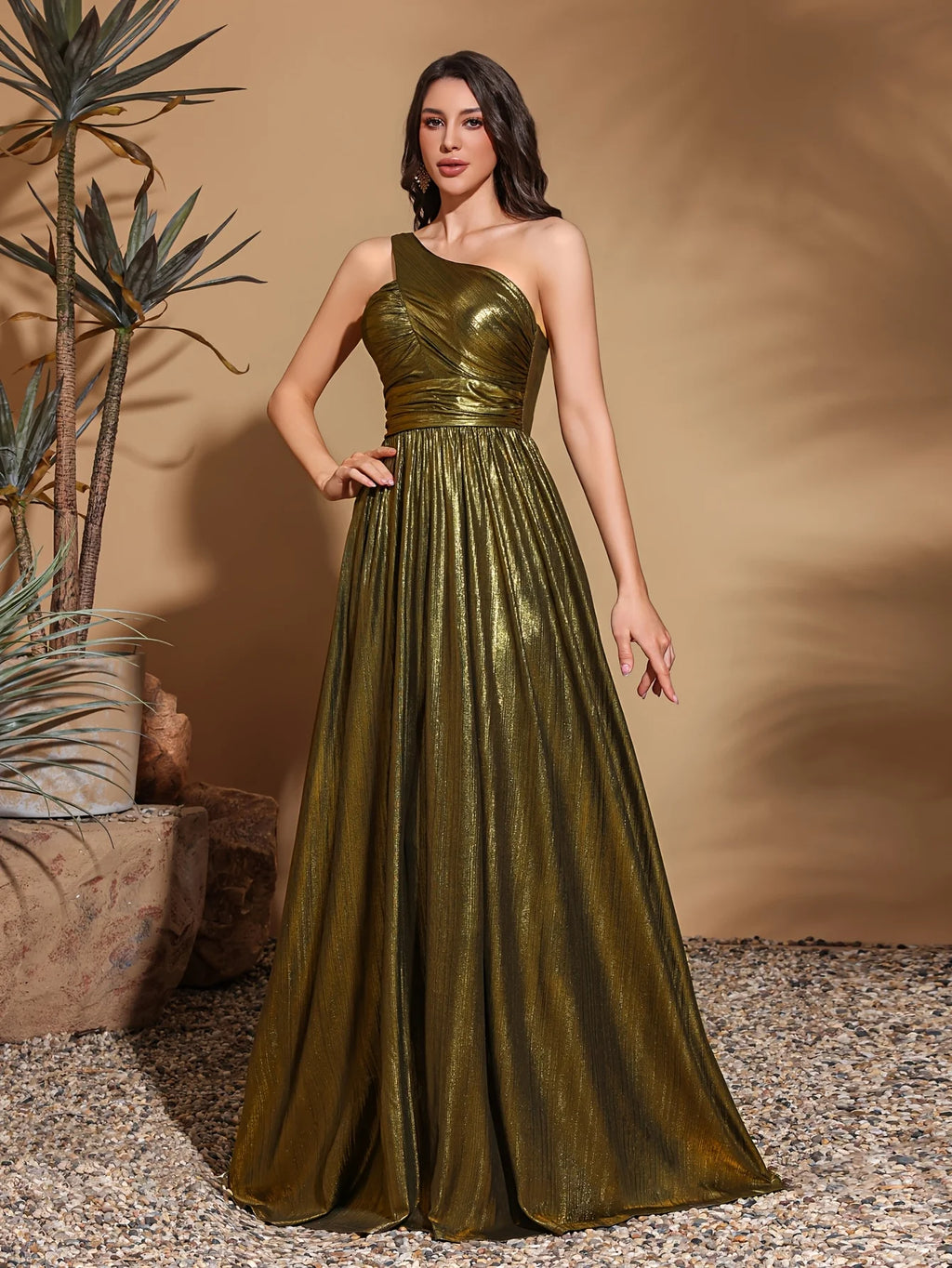 One-shoulder pleated two-sided glossy strapless dress