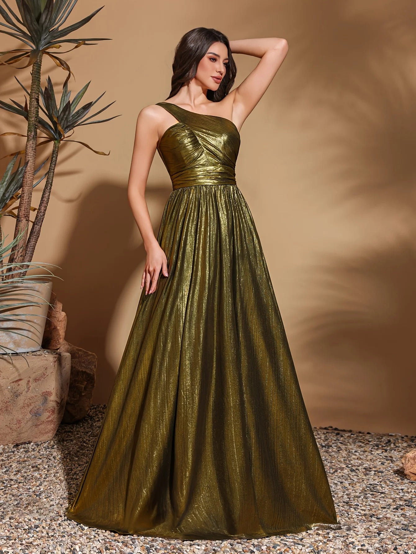 One-shoulder pleated two-sided glossy strapless dress