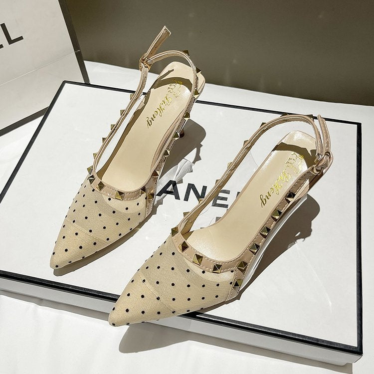 Damen Polka Dot Mesh Stiletto-Sandalen mit spitzer Zehenpartie und Nietenapplikation